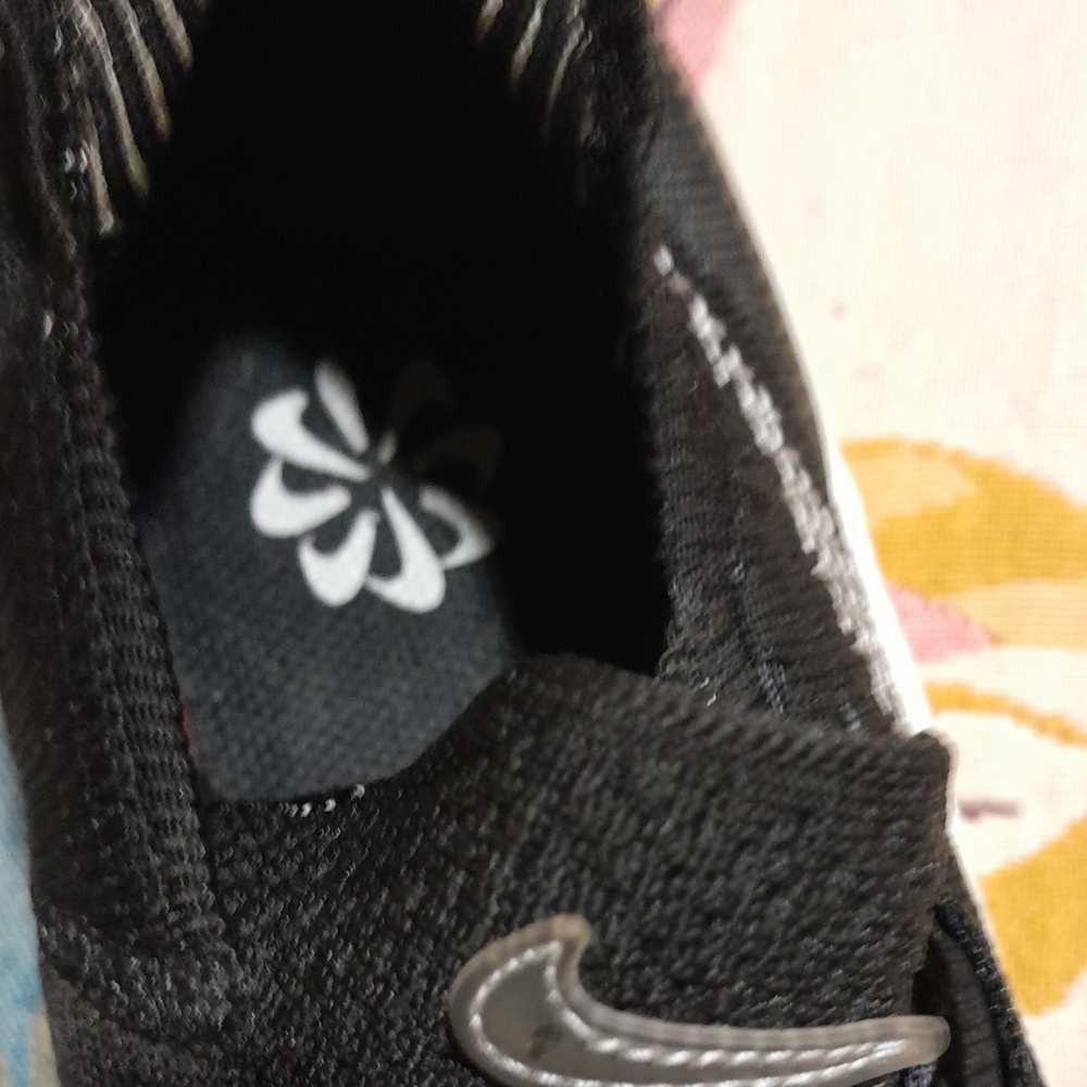 SOLD๐ ๐ ๐ ๐ ๐ ๐ Women's Nike Space Hippie Carbon Black Preowned sz 9.5 EU41 - Picture 9 of 11
